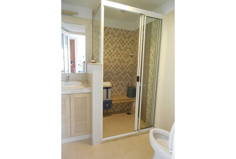 Elegant Serviced apartment on Hoa Tra street , Phan Xich Long area, Phu Nhuan district for rent .