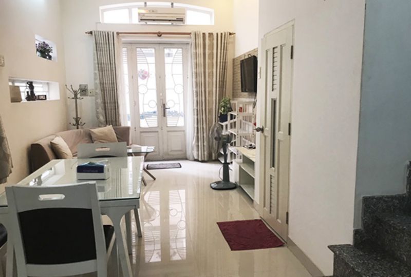 Cozy serviced apartment on Nguyen Van Lac street Binh Thanh district for rent.