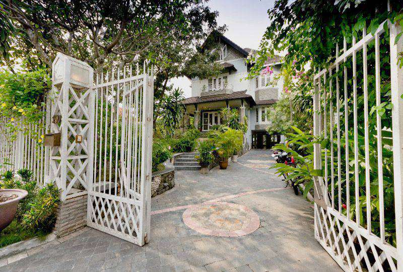 Luxury villa in Thao Dien area near Saigon river district 2 for rent