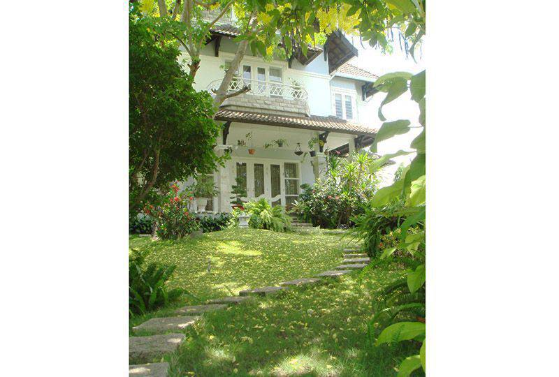 Luxury villa in Thao Dien area near Saigon river district 2 for rent