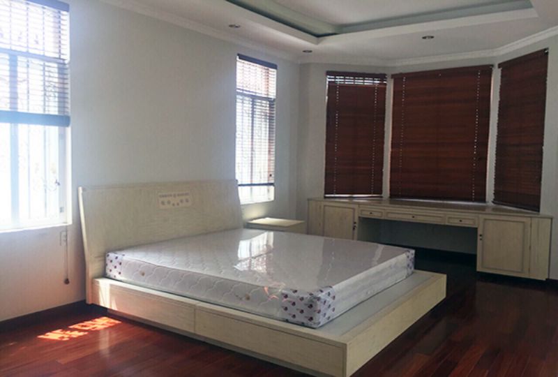Nice villa near An Phu supermaket Thao Dien war district 2 for rent