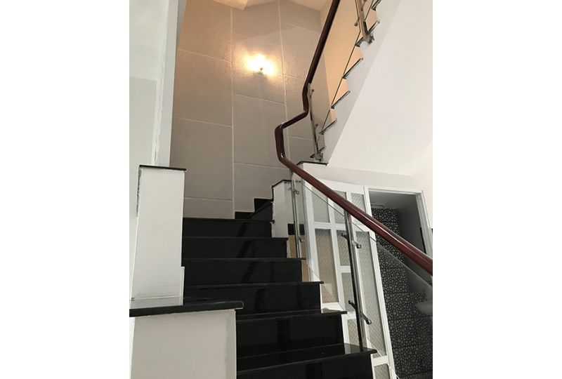 Unfurnished House in district 6 for rent