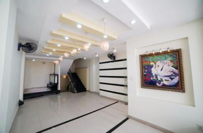 House on Tran Quang Dieu street district 3 for lease