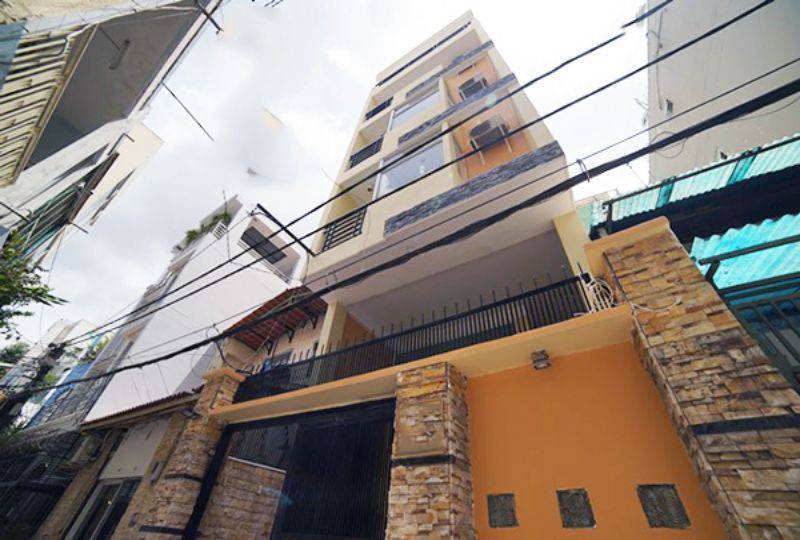 House on Tran Quang Dieu street district 3 for lease