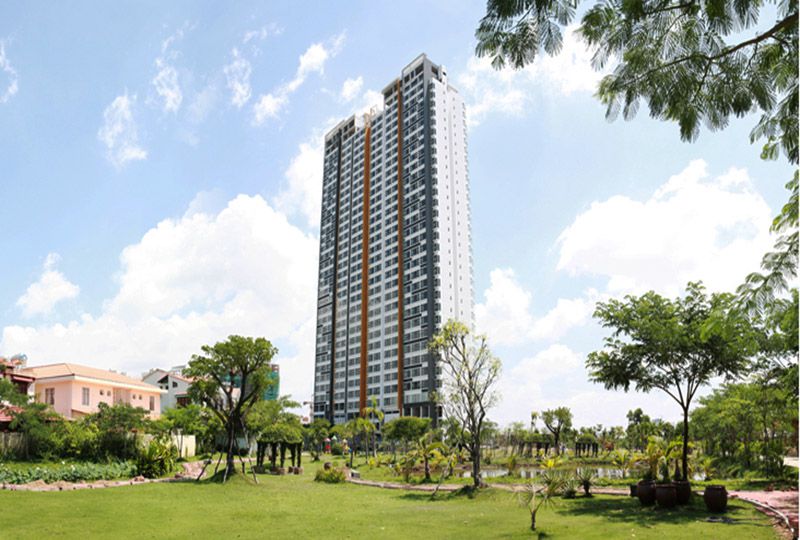 Three bedroom apartment at Lacasa Building district 7 for lease