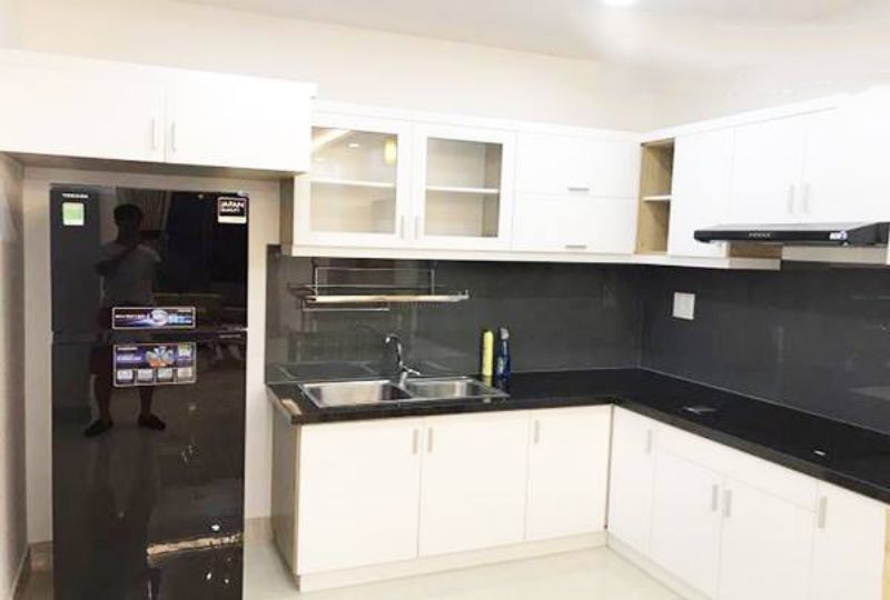 Three bedroom apartment on Garden Gate Apartment near airport for lease