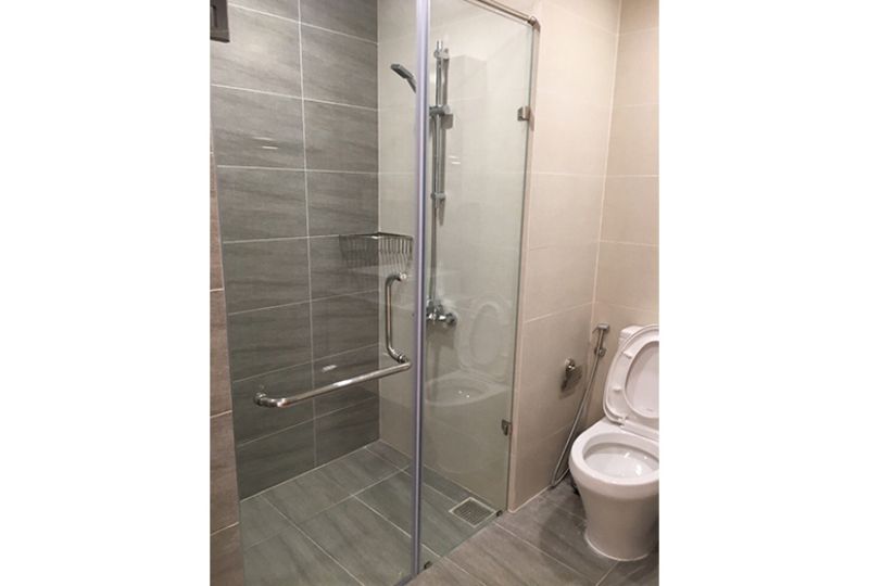 Three bedroom apartment on Garden Gate Apartment near airport for lease