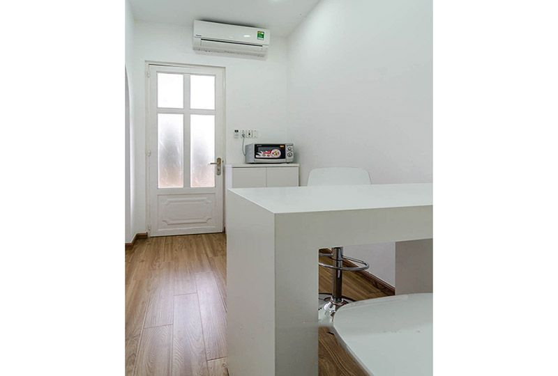 Nice studio apartment for lease in quiet alley Le Van Sy street Phu Nhuan district HCMC