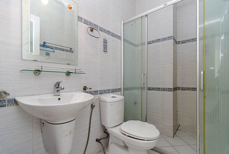 Nice studio apartment for lease in quiet alley Le Van Sy street Phu Nhuan district HCMC