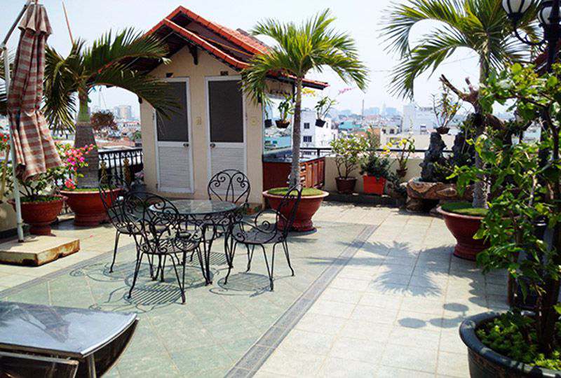 Nice studio apartment for lease in quiet alley Le Van Sy street Phu Nhuan district HCMC