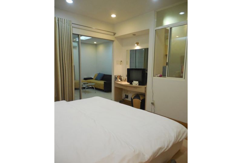 Nice Serviced apartment on  Phan Xich Long area Phu Nhuan district for Lease