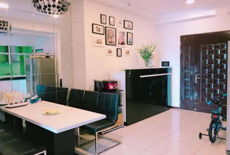 Two bedroom apartment in Docklands building for now leasing
