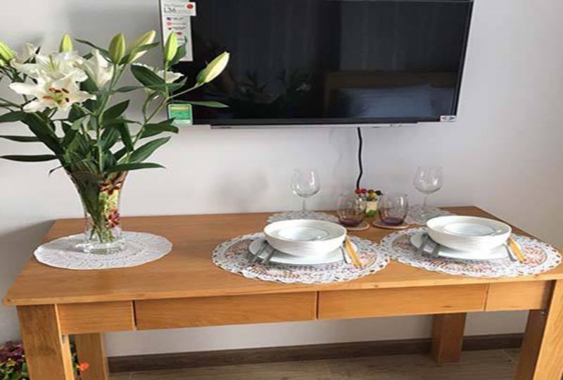 Cozy Studio on District 3 Nguyen Thien Thuat street for Lease .