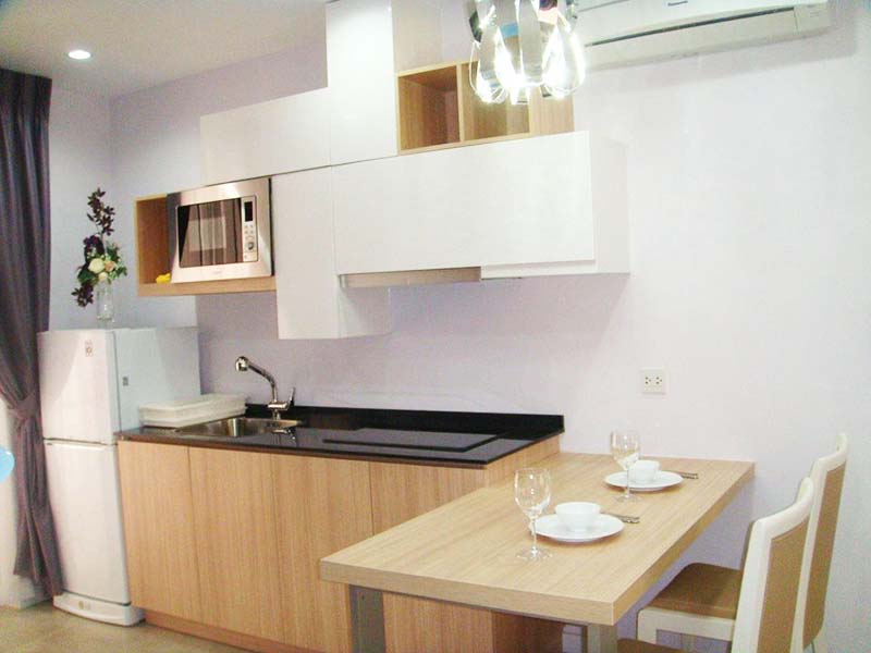 Nice serviced apartment for lease on Tran Quoc Thao street , center of district 3.