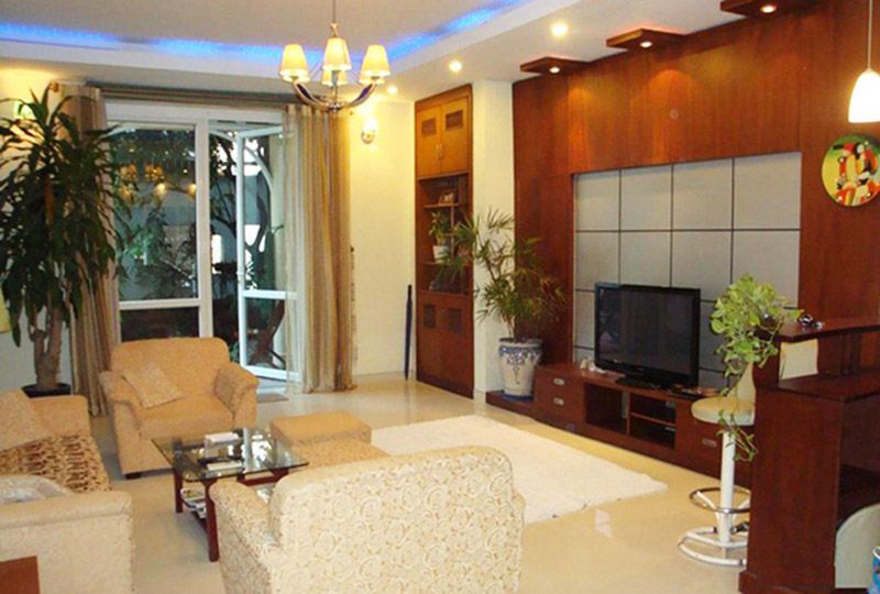 Villa on Hoang Dieu street Ward 10 Phu Nhuan District for lease .
