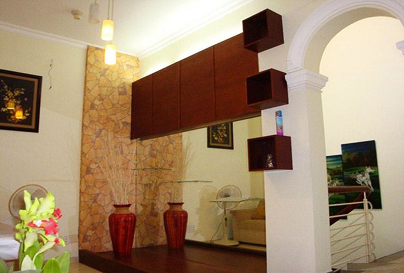 Villa on Hoang Dieu street Ward 10 Phu Nhuan District for lease .
