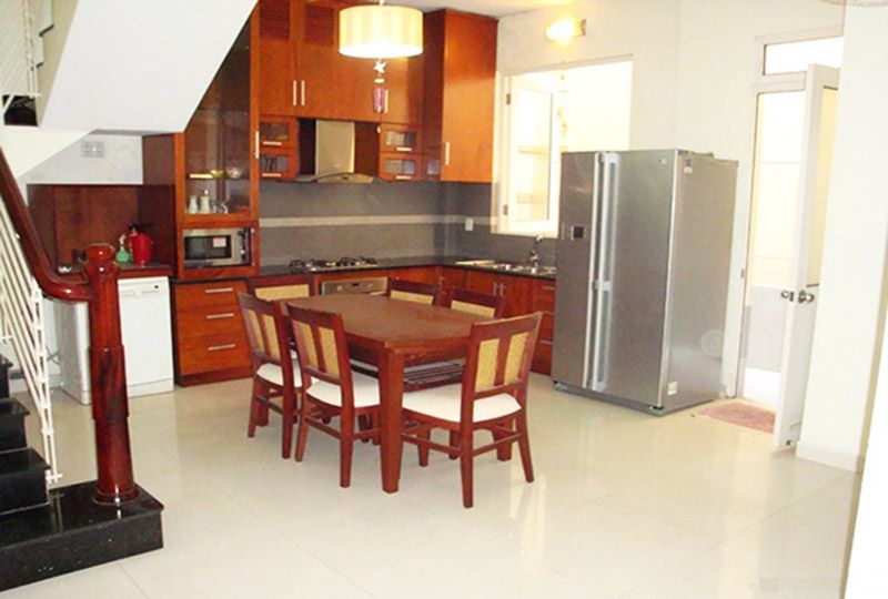 Villa on Hoang Dieu street Ward 10 Phu Nhuan District for lease .