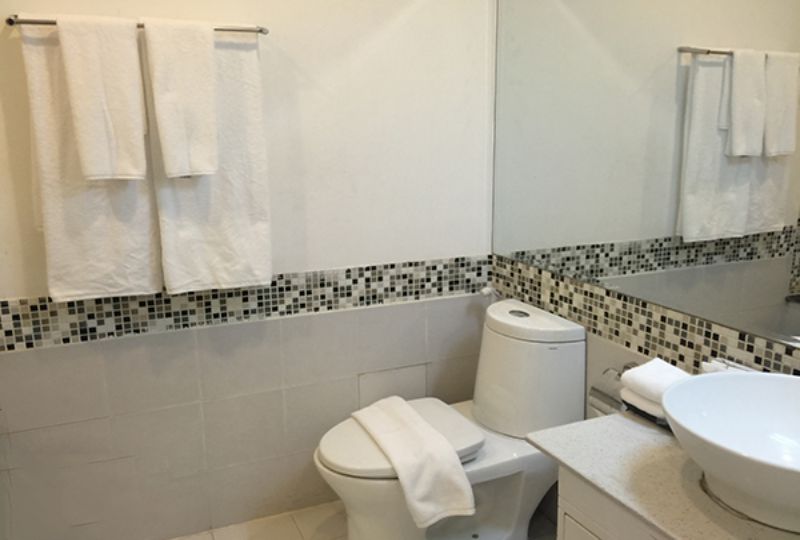 Nice  service apartment for lease on Calmette street district 1 Saigon center