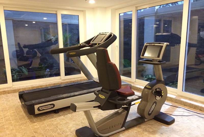 2 bedroom serviced apartment in Phu Nhuan dist Saigon city center for rent