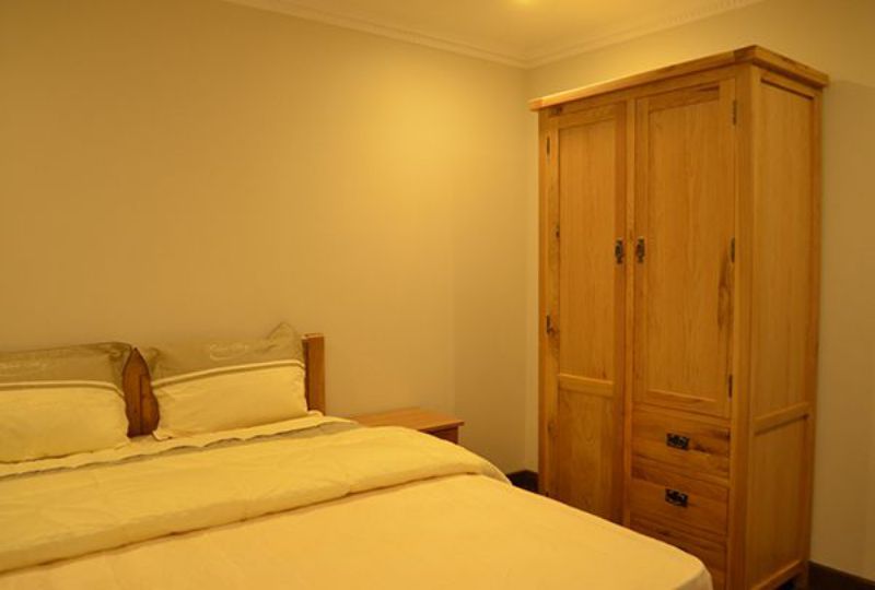 Luxury serviced apartment in Phu Nhuan district next to the airport for lease