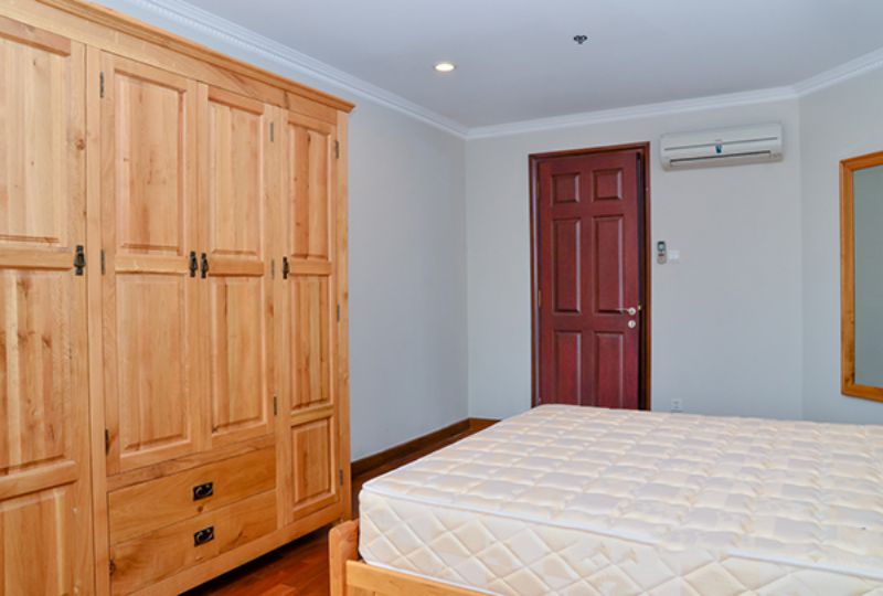 Three bedroom serviced apartment in Phu Nhuan Urban district for rent 