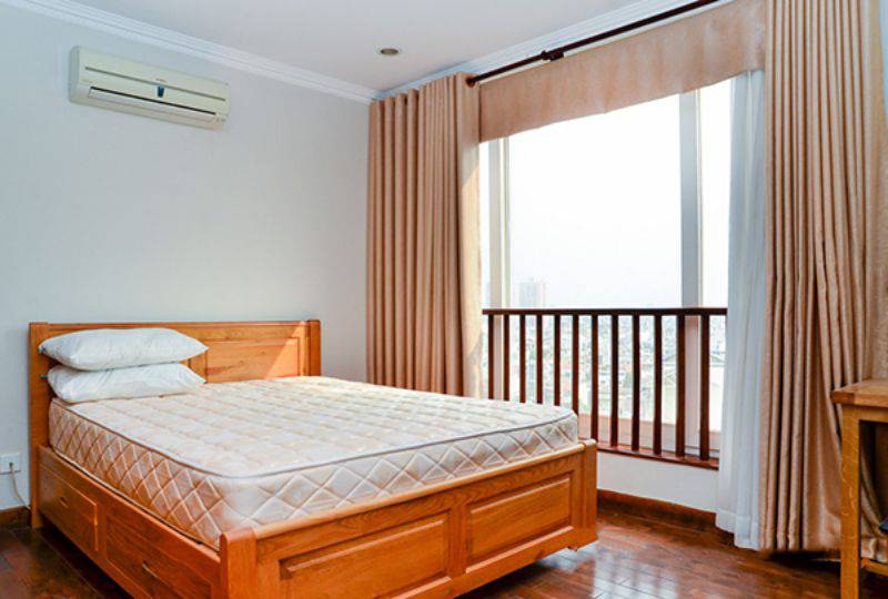 Three bedroom serviced apartment in Phu Nhuan Urban district for rent 