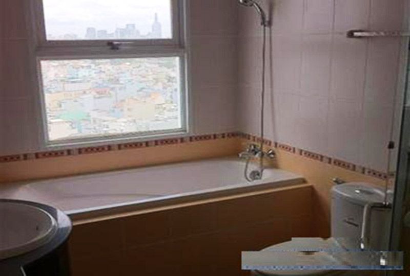 Unfurnished apartment for rent on Satra Eximland Phu Nhuan district HCMC