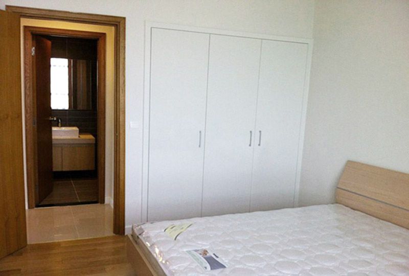 Leasing an apartment in Sunrise City , District 7, Ho Chi Minh city .