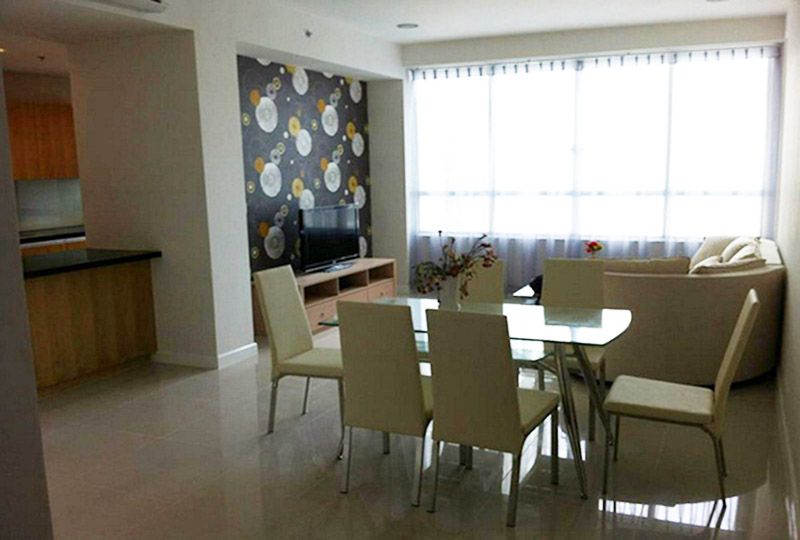Leasing an apartment in Sunrise City , District 7, Ho Chi Minh city .