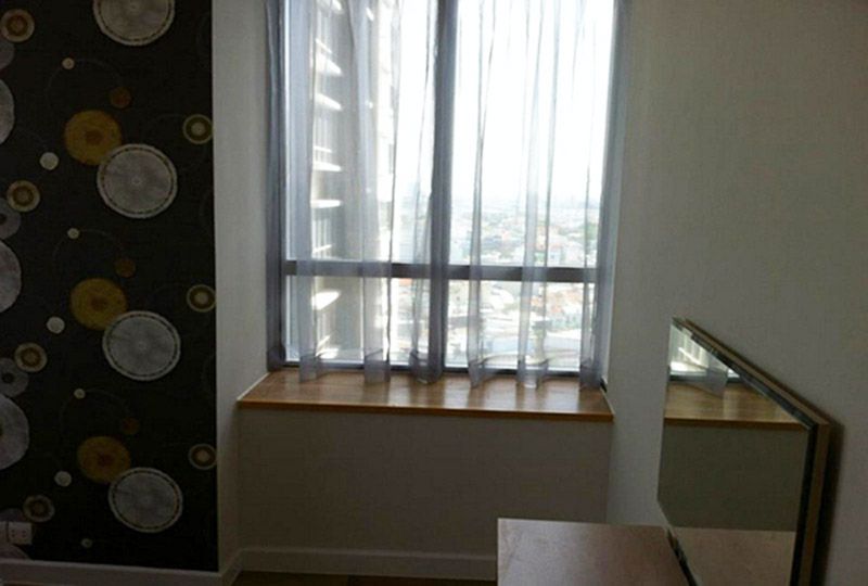 Leasing an apartment in Sunrise City , District 7, Ho Chi Minh city .