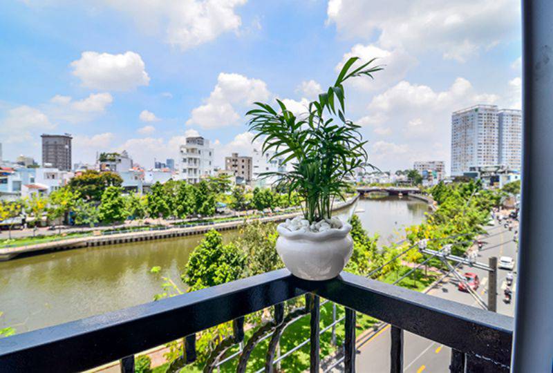 Luxury Penthouse serviced apartment for lease in Truong Sa street HCMC
