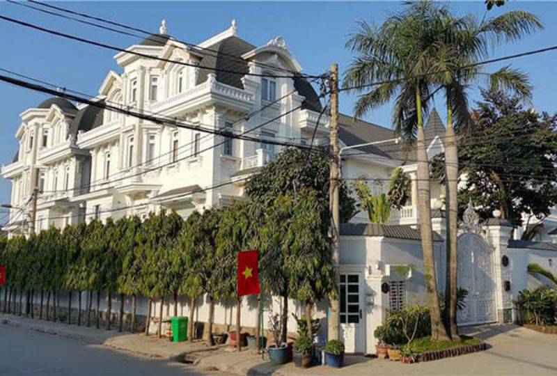Nice villa for rent in district 2 street 11 An Phu ward Ho Chi Minh city