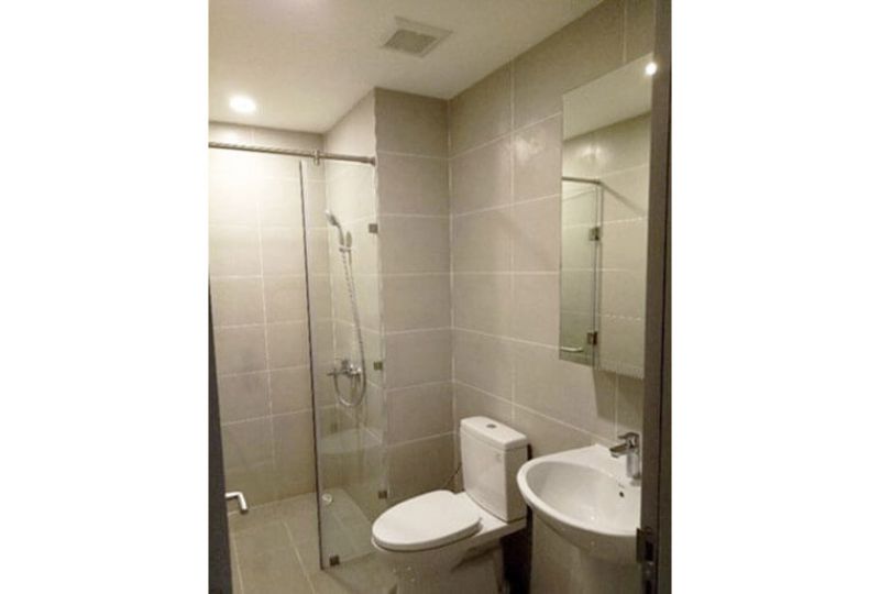 Cheap apartment for rent on The Gold View - Ben Van Don street district 4