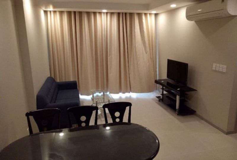 Cheap apartment for rent on The Gold View - Ben Van Don street district 4