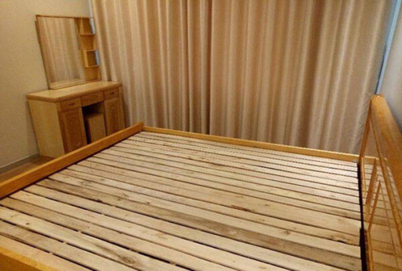 Cheap apartment for rent on The Gold View - Ben Van Don street district 4